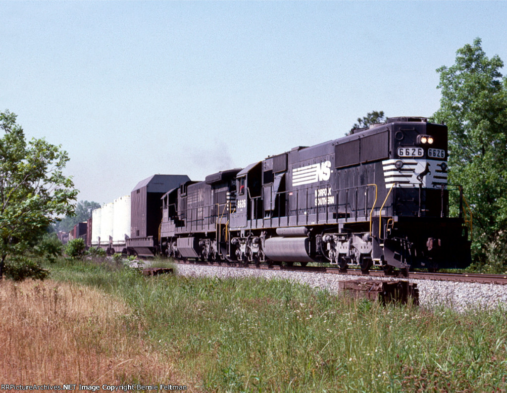 Norfolk Southern SD60 #6626 and C36-7 #8531 lead train #143 